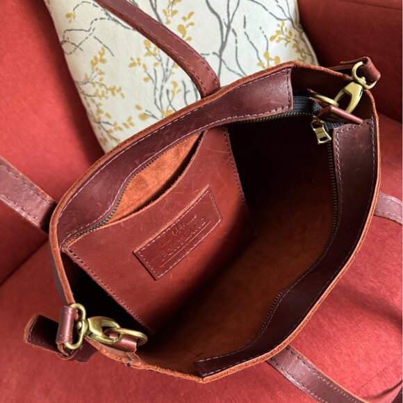 Portland Cognac Zippered Crossbody Tote - Picture 14 of 16
